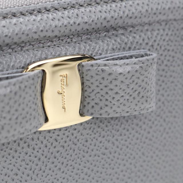 中古良品FERRAGAMO フェラガモ ラウンドファスナー財布 22 D156 ラウンドファスナー財布 ヴァラ レディース グレー_6