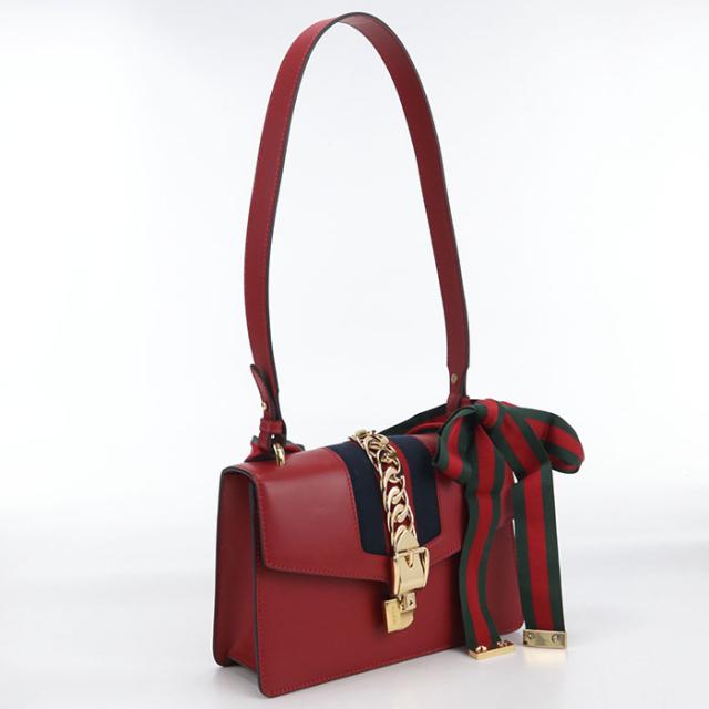 中古良品GUCCI グッチ ショルダーバッグ 421882 シルヴィ レディース レッド