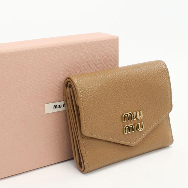 中古良品MIUMIU(OUTLET) ミュウミュウ アウトレット 三つ折り財布 5MH043 2DT7 F030E フラップ付き折り財布 ヴィッテロダイノレザー レディース ブラウン