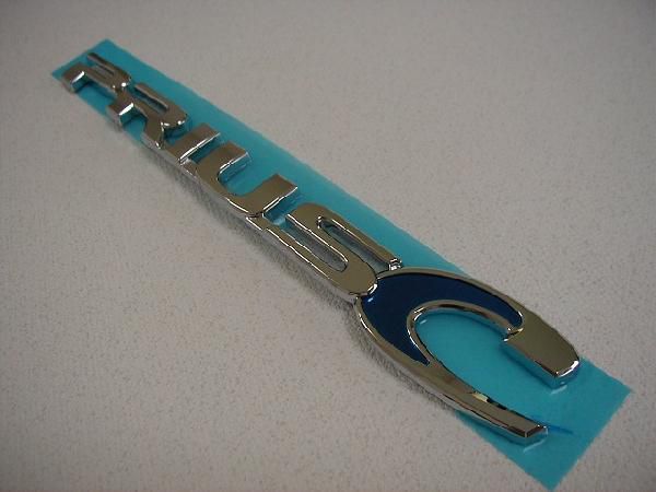 北米トヨタ純正　シルバーエンブレム ［車名ロゴ・プリウスC］　アクア 10系｜au PAY マーケット