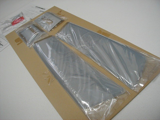 トヨタ純正　リヤバンパーステップガード　アクア NHP10前期_2
