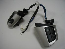 トヨタ純正　ステアリングスイッチ左右　ウィッシュ 20系｜au PAY マーケット
