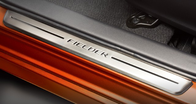トヨタ純正 スカッフプレート左右セット (ステンレス) フィールダー 