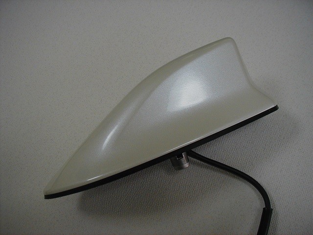 トヨタ純正　ルーフアンテナ (ルーフシャークアンテナ)　プリウスα 40系の通販は