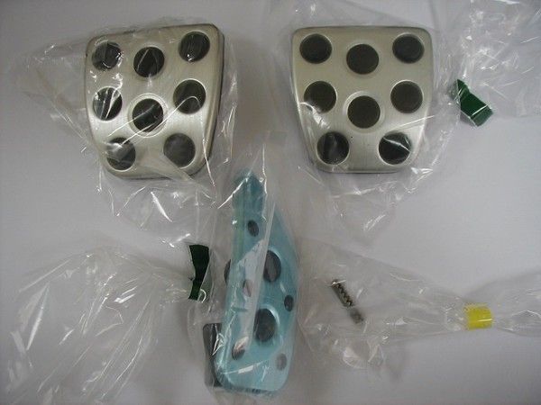 トヨタ純正　アルミペダルセット [M/T用]　フィールダー 160系_1