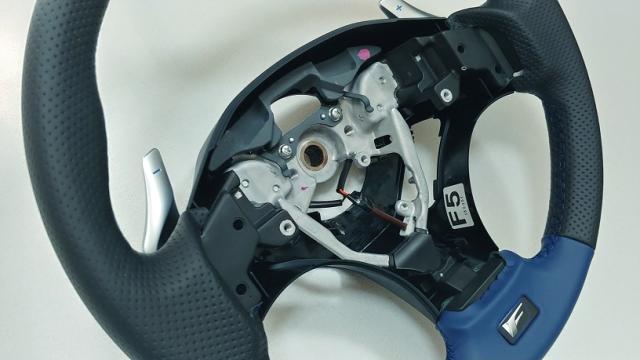 レクサス純正　本革ステアリング (ブルー)　レクサスＩＳ Ｆ USE20_1