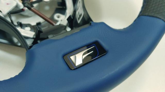 レクサス純正　本革ステアリング (ブルー)　レクサスＩＳ Ｆ USE20_2