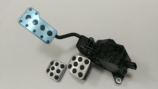 トヨタ純正　アルミペダルセット [6MT用]　カローラ NRE210