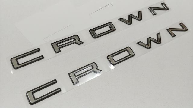 専用ページ トヨタ純正 サイドエンブレム (CROWN) クラウン スポーツ AZSH36W