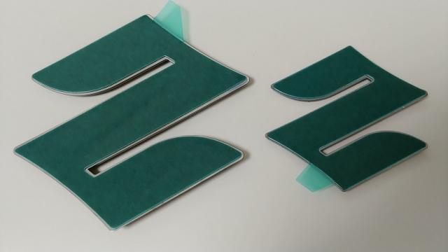 スズキ純正 ブラックエンブレム ［フロント&リヤ・2点セット