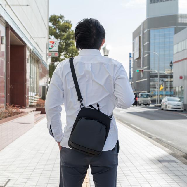 Incase インケース ショルダーバッグ ボディバッグ A.R.C.Crossbody Bag 正規品 メンズ レディース ビジネス ビジネスバッグ 撥水 通勤 通学 人気 おしゃれ 137243053003