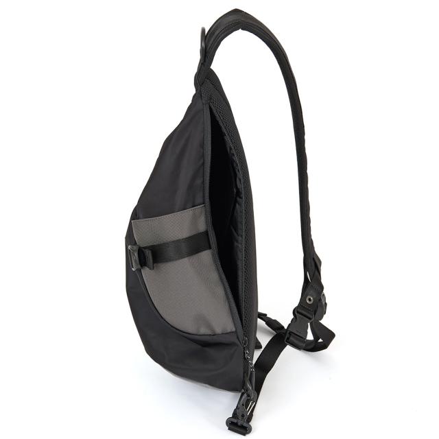 MOUSTACHE ショルダーバッグ メッセンジャーバッグ ムスタッシュ