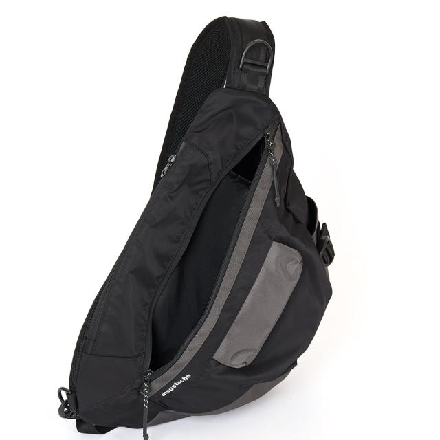 MOUSTACHE ショルダーバッグ メッセンジャーバッグ ムスタッシュ