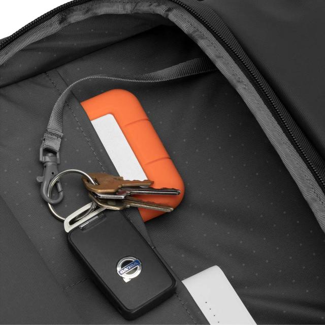 Incase インケース リュック A.R.C. Commuter Pack 正規品 バックパック B4 23.7L メンズ レディース 大容量 A.R.C コミューターパック PCリュック ビジネスリュック ビジネス 出張 通勤 通学 人気 おしゃれ ARC CommuterPack