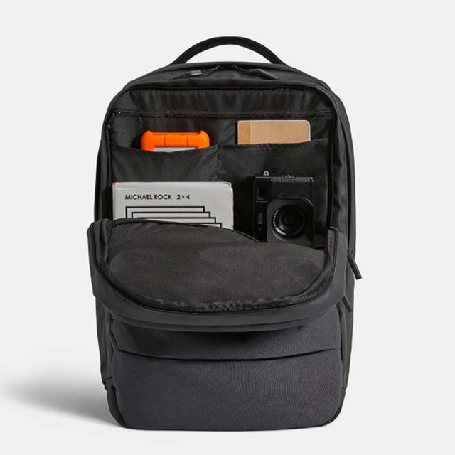 Incase インケース リュック City Backpack 正規品 バックパック B4 2層式 メンズ レディース シティバックパック PCリュック ビジネスリュック ビジネス 通勤 通学 大容量 大きめ 2気室