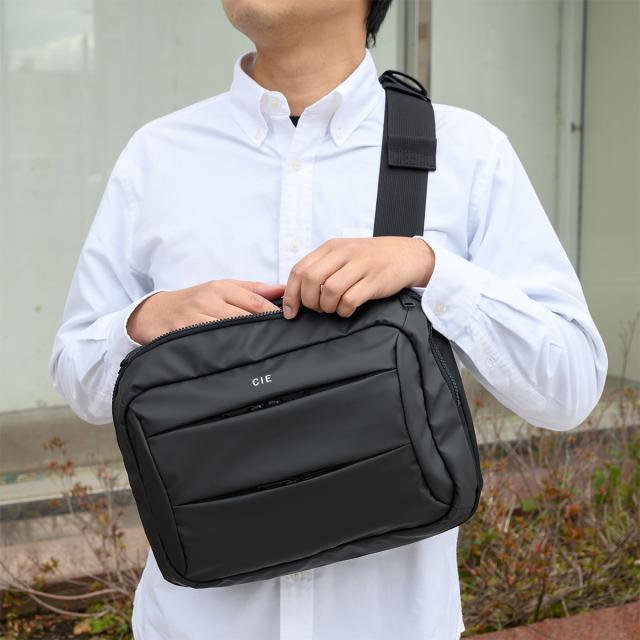 CIE ショルダーバック ボディバッグ シー LEAP SLING BAG -L スリングバッグ L メンズ レディース 斜めがけ 斜め掛け ブランド 評判 人気 防水 撥水 大容量 大きめ おすすめ 正規品 日本製 72302