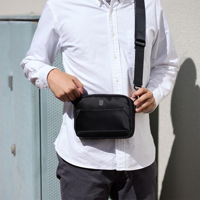 ビクトリノックス ショルダーバッグ VICTORINOX 2L アロックス ネロ コンパクト クロスボディバッグ ショルダーバッグ ビジネス バッグ メンズ 斜め掛け 斜めがけ 小さめ 小さい ブランド 612768_2