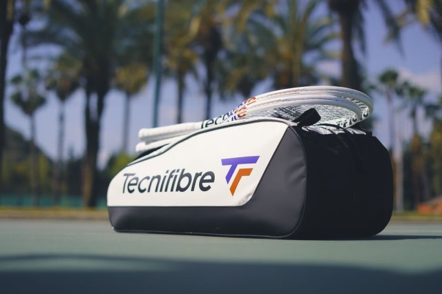 テクニファイバー Tecnifibre テニスバッグ・ケース ツアーエンデュランス ホワイト 15本入 ラケットバッグ TOUR ENDURANCE  WH 15R 23 4｜au PAY マーケット