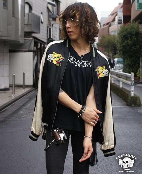 Skullshit スカルシット Studs Star V Neck T Sh 渋谷龍太 Super Beaver 坊屋春道 クローズ 着用モデル 半袖ｔシャツ Vネック スの通販はau Pay マーケット Rogia Au Pay マーケット店