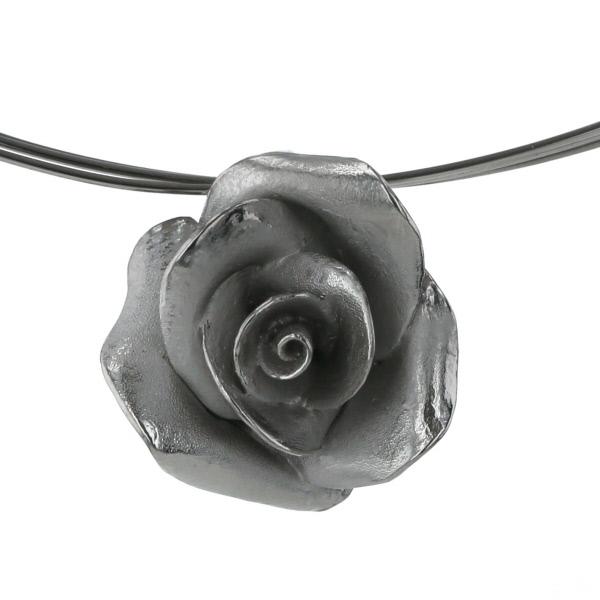 友安昭 ともやす Pt850 Pt950 プラチナ チョーカー ネックレス 花 フラワー 薔薇 バラ オメガチェーン 35cm【新品仕上済】【zz】【中古】の通販は