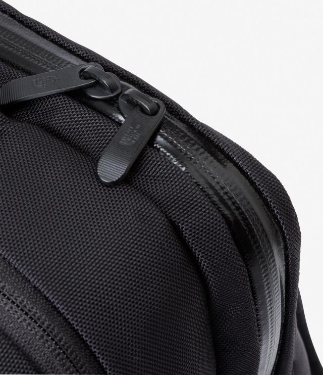 ザ・ノース・フェイス THE NORTH FACE アウトドア シャトルデイパック Shuttle Daypack リュック バックパック かばん 24.5L ビジネス 仕事 通勤 パソコン収納 機能的 高強度 シンプル  NM82329 K