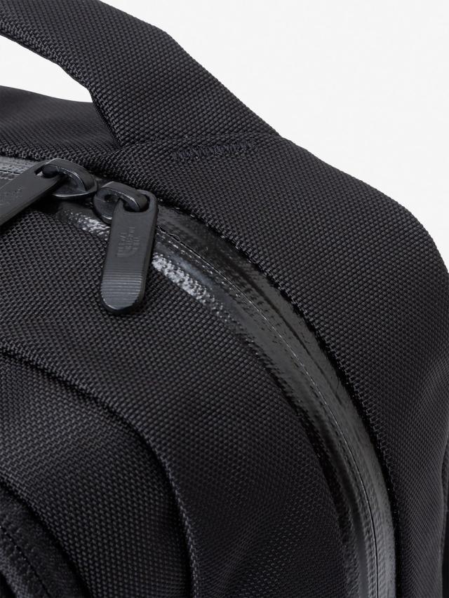 ザ・ノース・フェイス THE NORTH FACE アウトドア シャトルデイパックスリム Shuttle Daypack Slim リュック バックパック かばん 15.5L ビジネス 仕事 通勤 機能的 スリム シンプル  NM82330 K