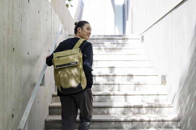 スーリー THULE Paramount Backpack 27L カバン リュック バックパック バッグ PC収納 ポケット 貴重品保管 防水加工 耐久性 耐用 チェストストラップ 3205016_17