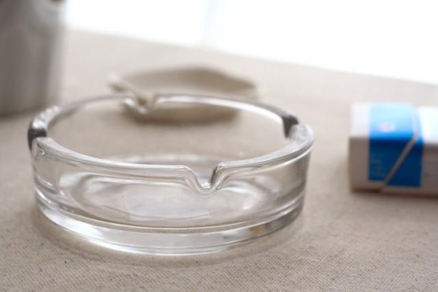 ビストロ灰皿 大 クリア ガラス At400 灰皿 スタンド 屋外 おしゃれ オシャレ 卓上 ガラス 可愛い Iqos プレゼント 業務用 大容量 アの通販はau Pay マーケット セラポッケ かわいい陶器のお店