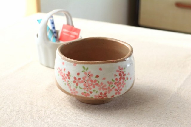 抹茶碗 白化粧ピンク桜 お取り寄せ 国産 美濃焼 抹茶 まっちゃ お茶 作法 和食器 茶器 茶碗 茶道 抹茶茶碗 定番商品 お試し 中級 上級  取の通販はau PAY マーケット - セラポッケ かわいい陶器のお店