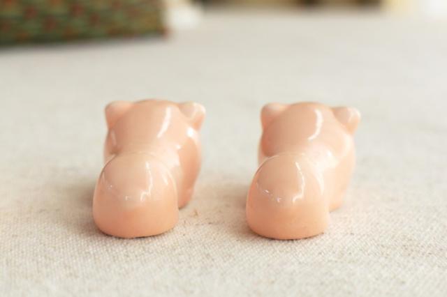 ピグピック 豚の背中の箸置き 2個セット 同型2個組 箸休め おしゃれ オシャレ セット かわいい カワイイ おもしろ正月 陶器 北欧 クリスの通販はau Pay マーケット セラポッケ かわいい陶器のお店