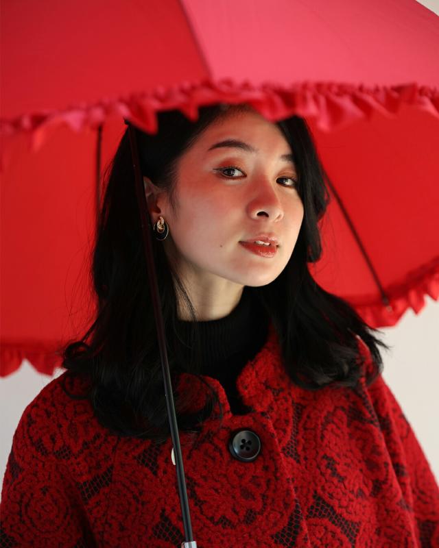 新作10月1日 「咲き続けよう、私らしく」花束アンブレラ cawaii fne00014 1年中 旅行 野外 日常使い ヘビロテ おでかけ 休日 贈り物 プレゼント ギフト 日除け 晴雨兼用 雨傘 レッド フリル 上品 レディース ファッション 大人 ママ ミセス 30代 40代 50代 60代