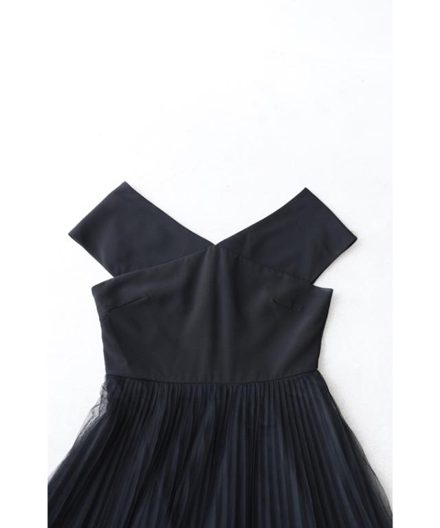 cawaii w69930 S~M 黒 魅せるデコルテカッティングの プリーツチュール