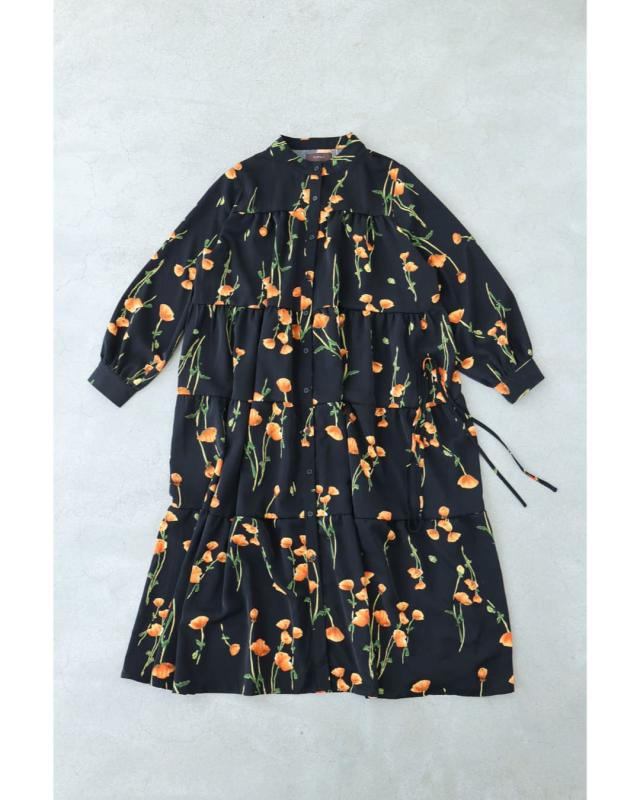 再入荷11月4日 （黒）夕陽色に染まる花柄ロングワンピース（紐付き