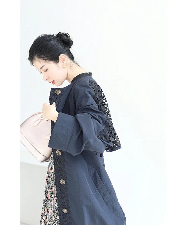 再入荷2月2日 （ベルト付き）後ろ姿に浮かぶ可愛いパンチングレースの