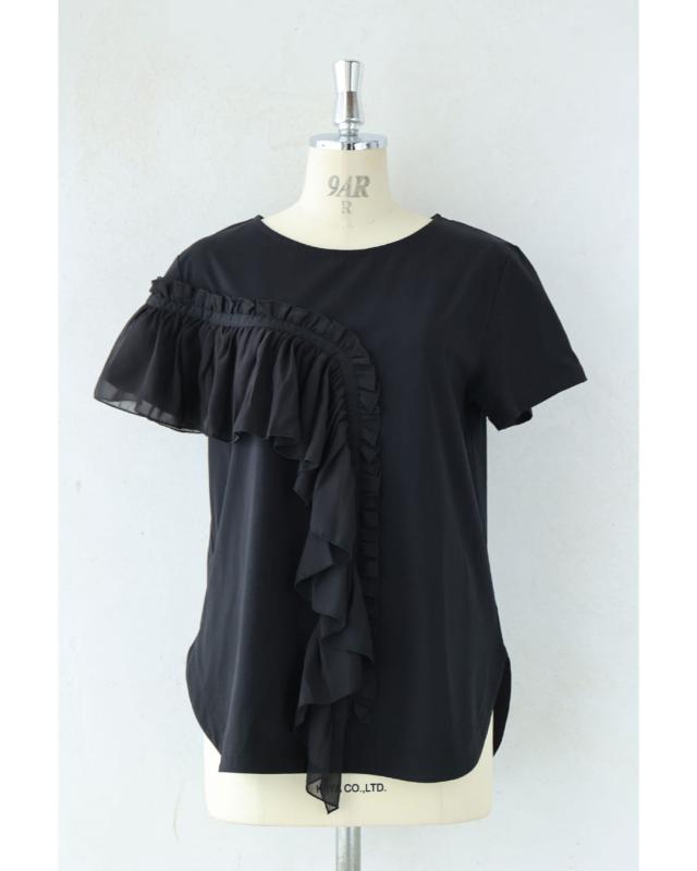 再入荷7月29日 （黒）流れるアシンメトリーフリルラインのカットソー
