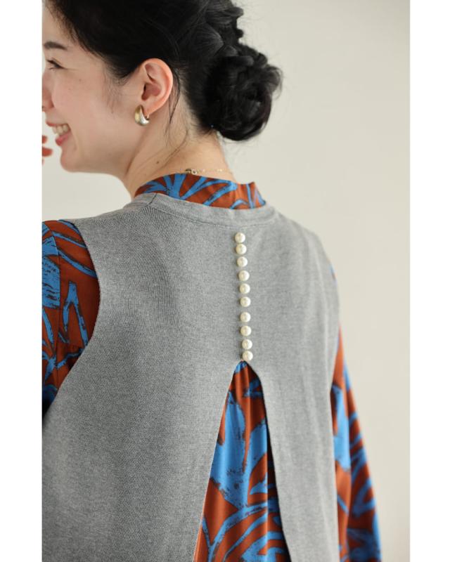 新作9月30日 バックスリットベストとバックプリーツブラウス2点セット