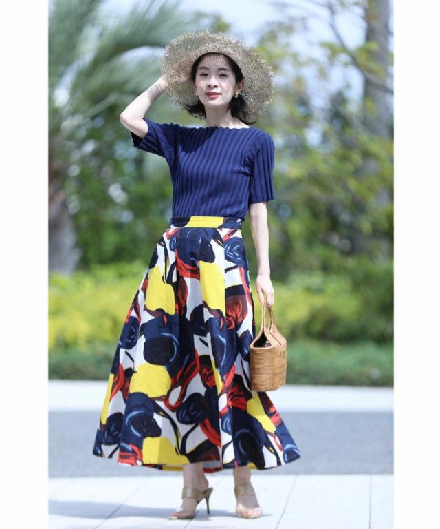 S~L対応）色彩の美しさ溢れるアート柄ミディアムスカート fzp00084od