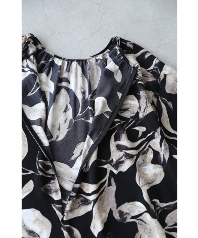 黒）スタイリッシュなリーフ柄ロングワンピース cawaii fzp00138od S