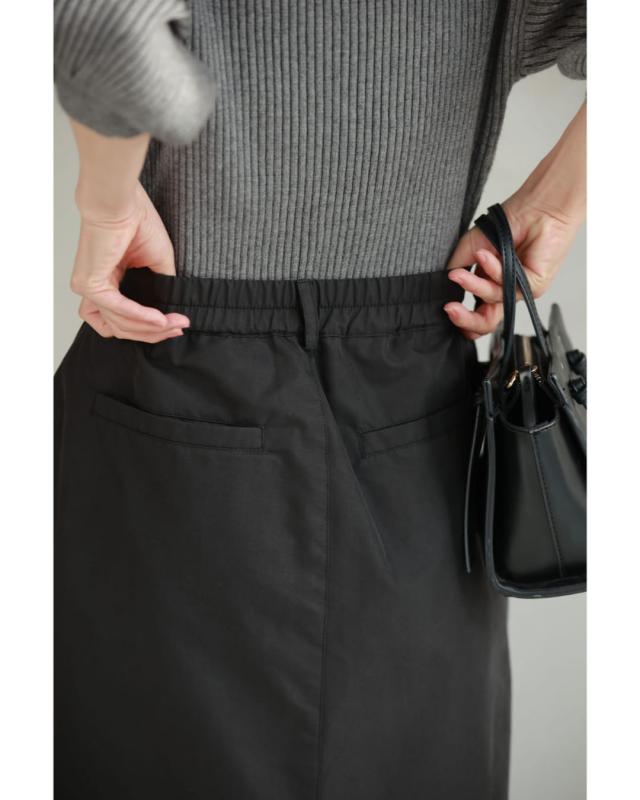 再入荷12月1日 （黒）レース広がるマーメイドラインロングスカート