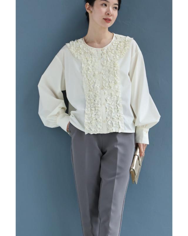 再入荷9月9日 流れるホイップクリームフリルのブラウストップス cawaii