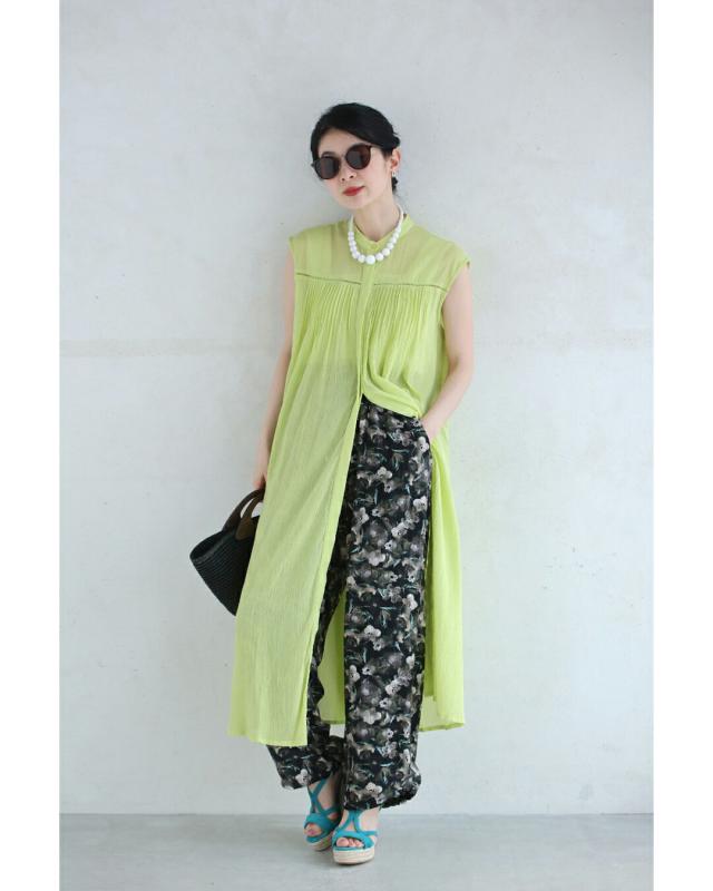 再入荷6月29日 （黒）裾が絞れる2way。リラクシーな滲み花パンツ