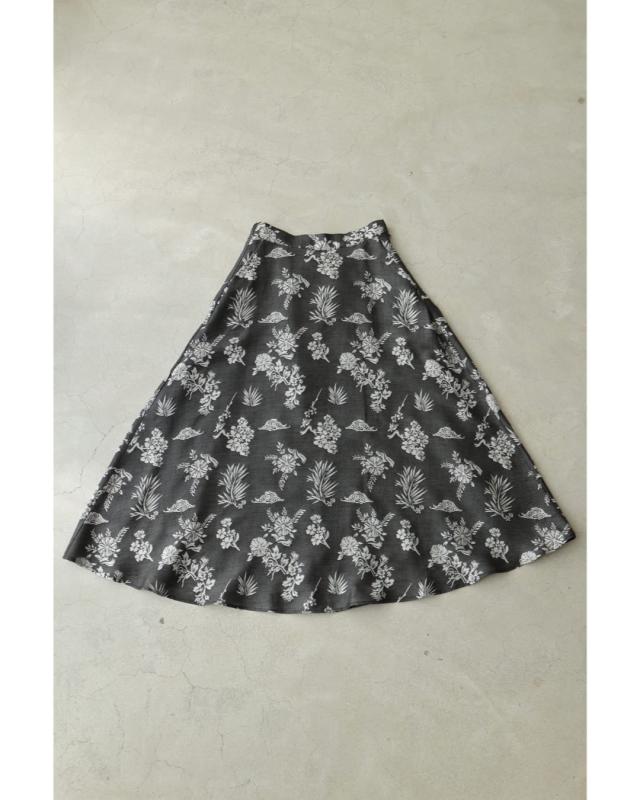 再入荷7月29日 一面に咲き広がる花刺繍ロングスカート cawaii