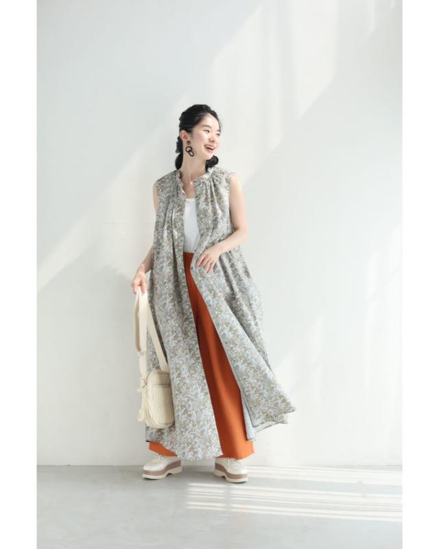 再入荷9月5日 首元タックの淡いボタニカル柄ロングワンピース cawaii