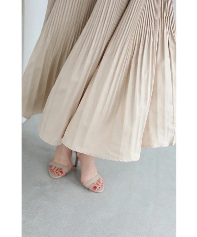 再入荷12月15日 ウエストクロスラインの細やかプリーツミディアム