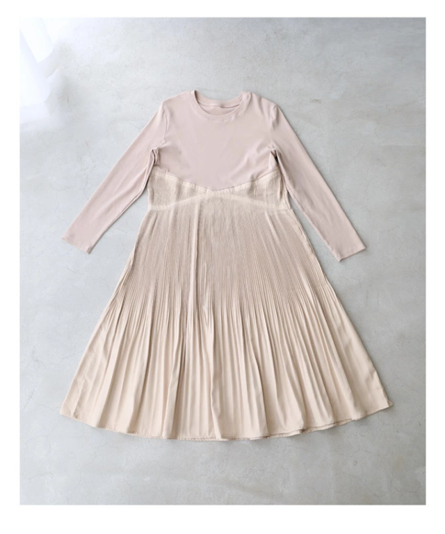 再入荷12月15日 ウエストクロスラインの細やかプリーツミディアム