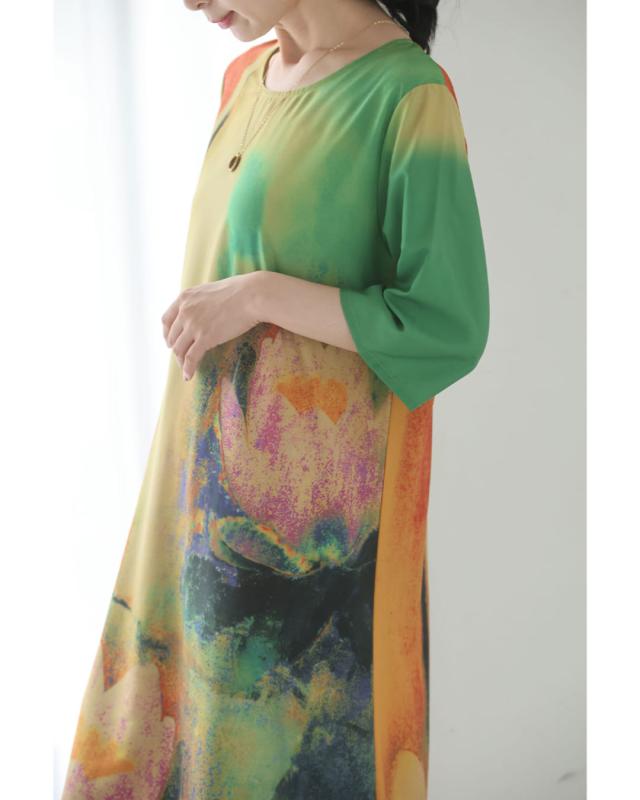 新作7月14日 朝露に濡れる蓮の花のミディアムワンピース cawaii w50532nc S~L対応 半端袖 花柄  アート柄 グリーン オシャレ 個性的 大人可愛い エレガント 上品 春服 春物 夏服 夏物 薄手 レディース ファッション ミセス 30代 40代 50代