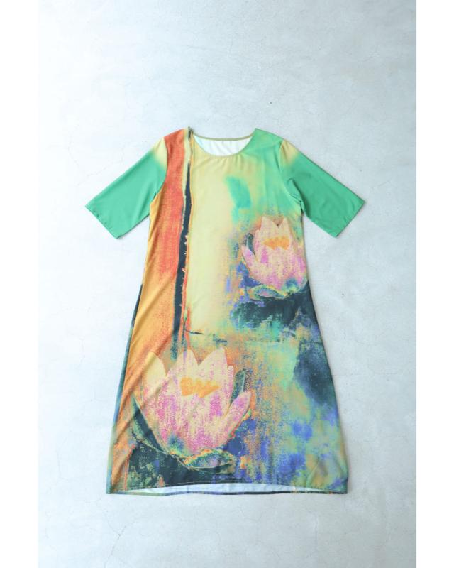 新作7月14日 朝露に濡れる蓮の花のミディアムワンピース cawaii w50532nc S~L対応 半端袖 花柄  アート柄 グリーン オシャレ 個性的 大人可愛い エレガント 上品 春服 春物 夏服 夏物 薄手 レディース ファッション ミセス 30代 40代 50代