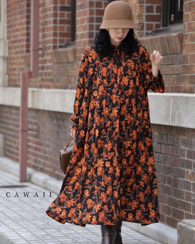 再入荷12月9日 灯色の花が広がるティアードミディアムワンピース（紐ベルト付き）ワンピース レディース ファッション 秋服 冬服 着回し 重ね着  レイヤード 体型カバー cawaii w50556nc キレイめ シンプル ミセス 30代 40代 50代