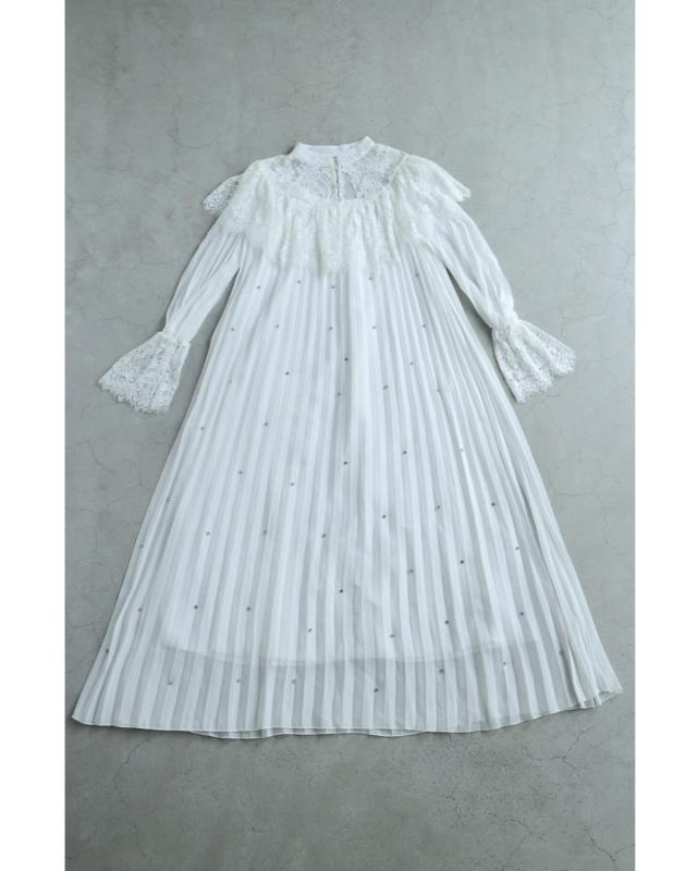 新作10月2日 ぐるり囲むレースのビジュープリーツロングワンピース