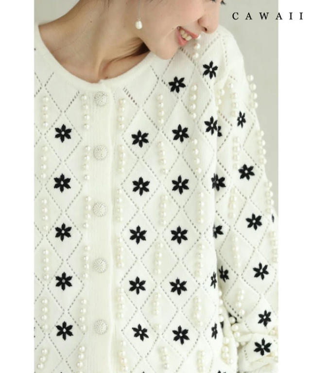 【閉店SALE】 長袖 w53916 黒 S~3L 花刺繍とたっぷりパールのニットカーディガン w53916 ニットカーディガン レディース ロング ビックシルエット オケージョン お呼ばれ 通勤 オフィス きれいめ 上品 エレガント 60代 40代 50代 30代